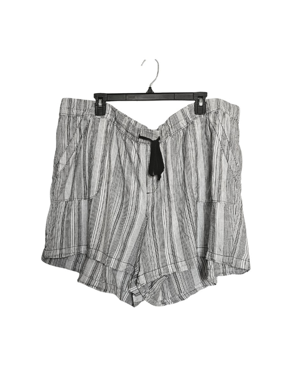 Lane Bryant Women's Plus Size 24 Black & White Striped Shorts
